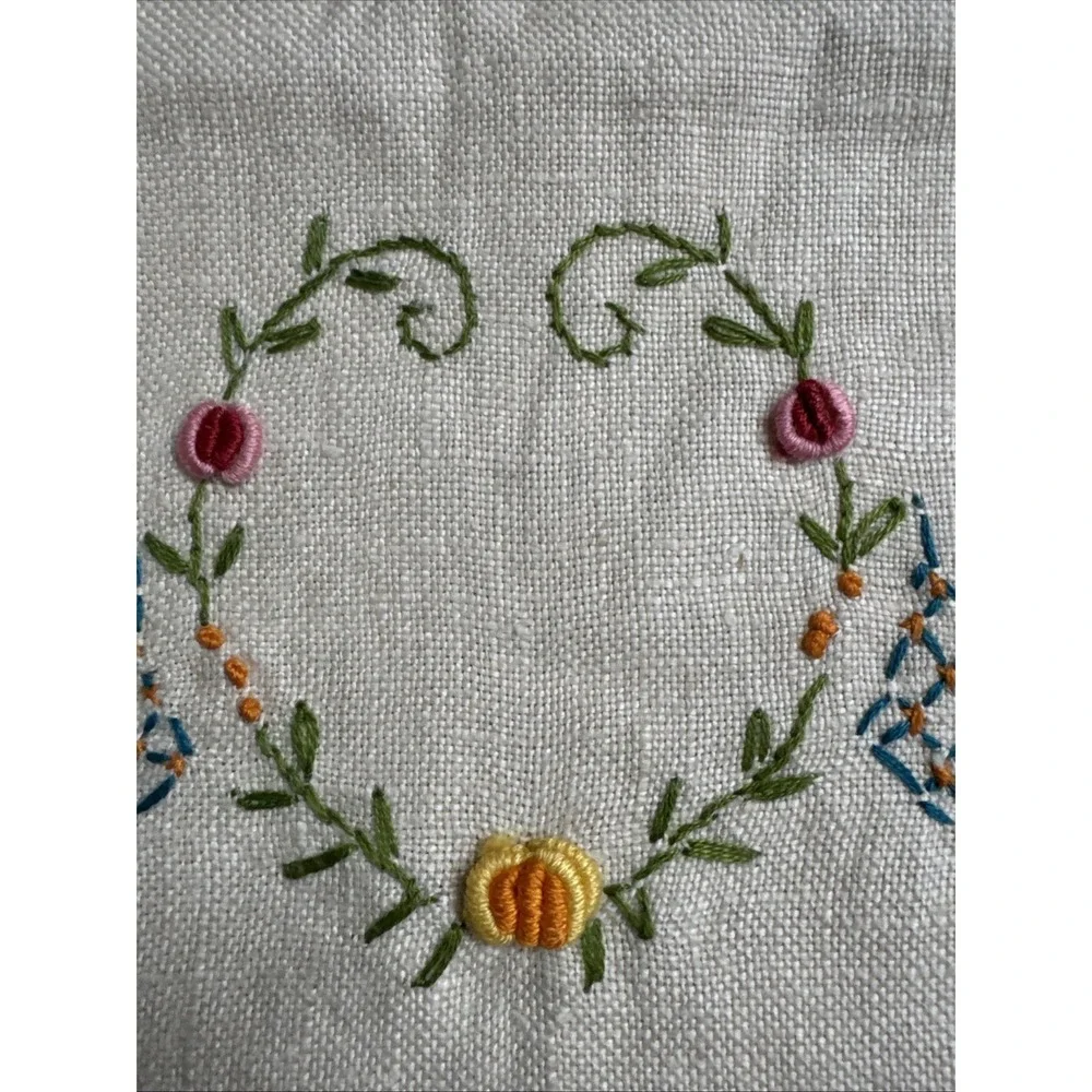 Vintage‎ Embroidered Linen Towel Heart